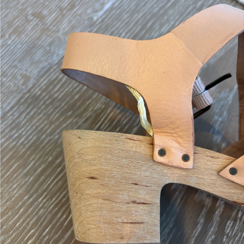 Madewell Tan Leather Sandals - Picture 4 of 8